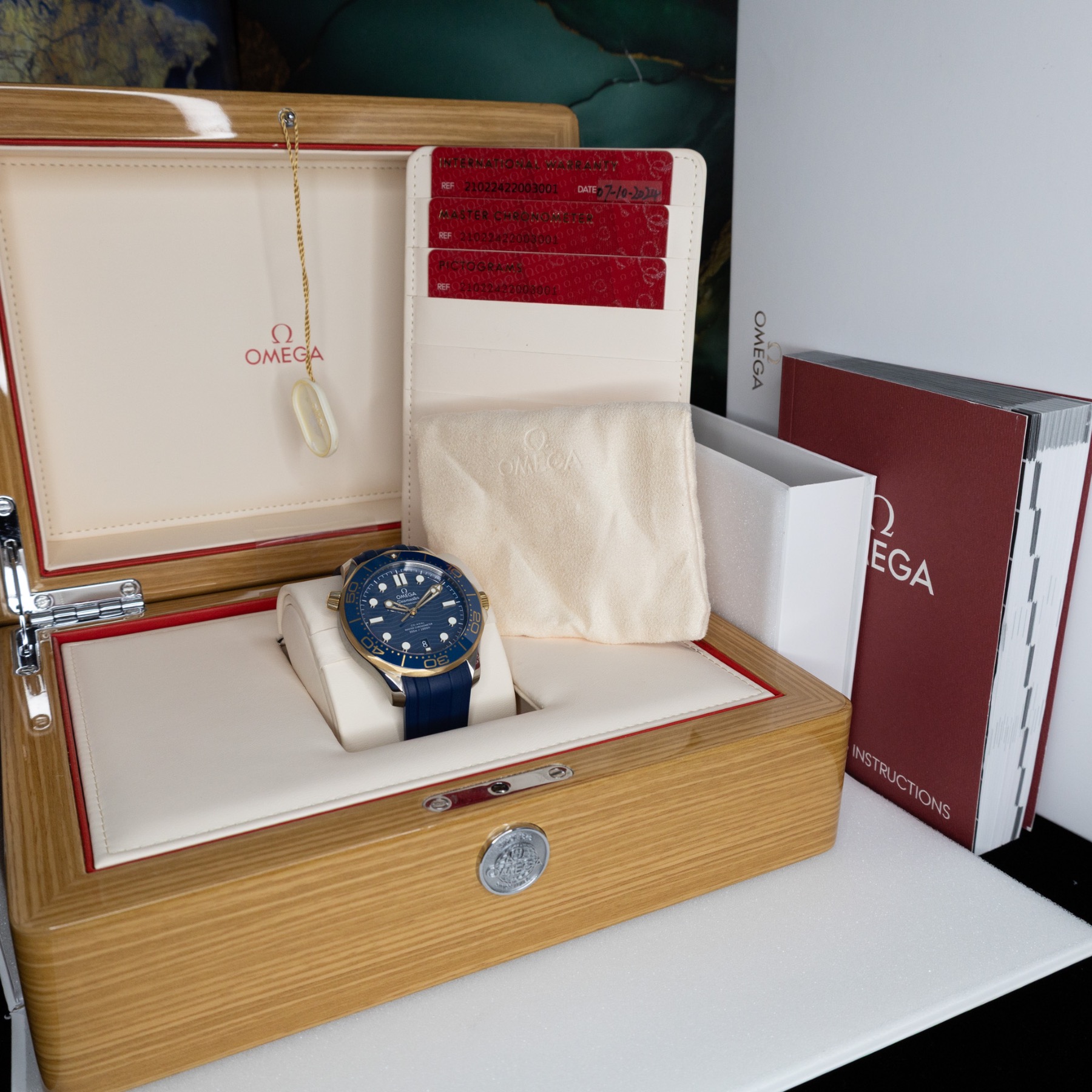 Omega Seamaster with full box and papers